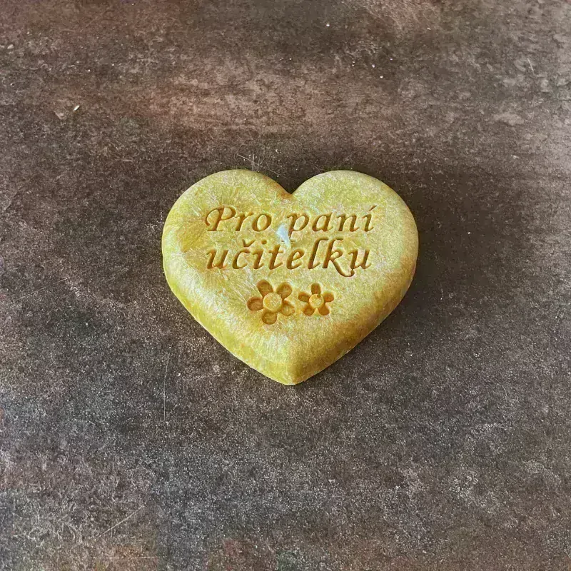 Srdíčko Pro paní učitelku- hořčicové (okrové, zlatavé)